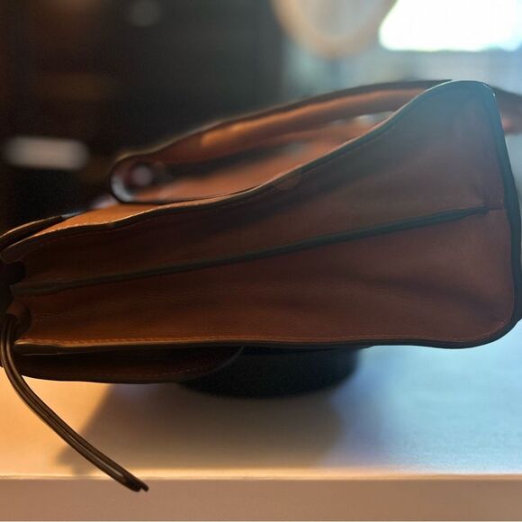 RADLEY LONDON Devonport Mews Genuine Leather Shoulder Bag in tan color - Picture 5 of 10